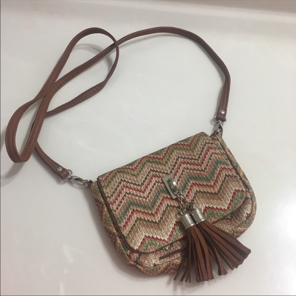 Straw crossbody bag